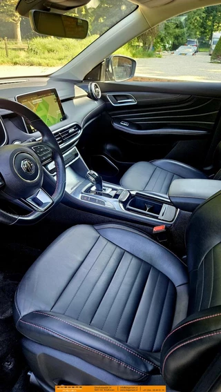 MG EHS MG EHS 1.5 TGDI Luxury PHEV PLUGIN HYBRIDEn  Panoramadak  Full options - afbeelding nr 9