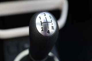 Renault Twingo Renault Twingo 1.0 SCe Collection Airco|Cruise|Multif. stuur|Iso-fix|Led|Dealer Onderhouden - afbeelding nr 22