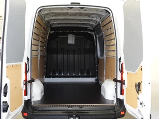 Renault Master Renault Master T33 2.3 dCi 135 L2H2 BPM VRIJ! Airco Cruise control Parkeersensoren Navigatie Trekhaak - afbeelding nr 3