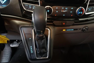 Ford Transit Custom Ford Transit Custom 300 2.0 TDCI 130pk AutoL2H1 Limited Dubbele cabine Ford Transit Custom 300 2.0 TDCI L2H1 Limited Dubbele cabine  Navi Airco 2 Schuifdeuren Trekhaak PDC Carplay DAB - afbeelding nr 13