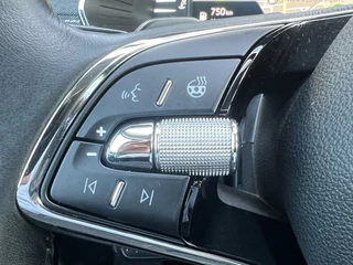 Škoda Octavia Navigatie Trekhaak Comfortstoelen + Verwarming ACC Dab Keyless Camera Led Koplampen Lmv Getint Glas NL Auto BTW - afbeelding nr 33