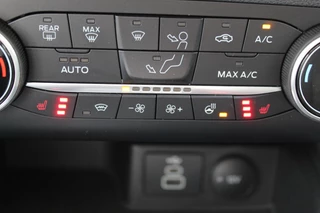 Ford Kuga Ford Kuga 2.5-225pk PHEV ST-Line X. 1500kg Trekgewicht Fabr. garantie t/m 04-03-2028 ! Slechts 13.000km ! Autm. airco dual, side- en lane assist, camera v+a, parkeersensoren, elektr. achterklep, stoel-, stuur- en voorraamverw., metallic lak, head-up displ., B&O soundsyst., adapt. cruise cntrl etc - afbeelding nr 22