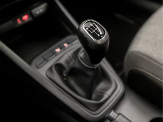 Kia Stonic (APPLE CARPLAY, NAVIGATIE, CAMERA, PARKEERSENSOREN, SPORTSTOELEN, CRUISE, GETINT GLAS, NIEUWE APK, NIEUWSTAAT) - afbeelding nr 10
