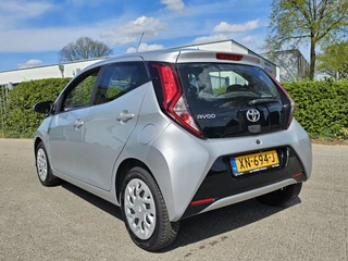 Toyota Aygo Toyota Aygo 1.0 VVT-i x-play, Camera! Carplay! Apk 6-2027! Zondag OPEN! - afbeelding nr 9