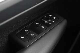 Volvo XC40 Volvo XC40 1.5 T3 Momentum Pro | Leder | Stoelverwarming |  Camera | Navigatie | PDC | Full LED | Climate control - afbeelding nr 25