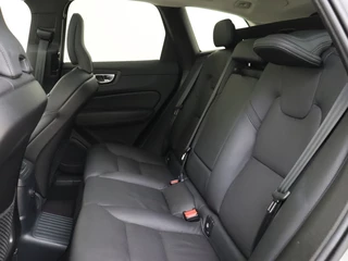 Volvo XC60 Volvo XC60 T8 AWD Plus Dark | Panoramadak | 360° Camera | Dodehoekdetectie - afbeelding nr 8