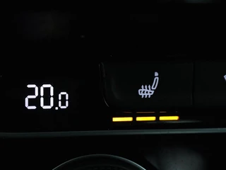 Volkswagen Passat Volkswagen Passat 1.4 TSI PHEV GTE Business | Adaptive cruise |  Camera | Carplay | Stoelverwarming | Massage | Navigatie | Full LED - afbeelding nr 8