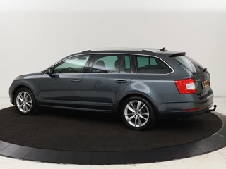 Škoda Octavia Skoda Octavia 1.5 TSI Business Edition | Stoelverwarming |  Trekhaak | Carplay | Half leder | Navigatie | Climate control | Parkeerhulp | Cruise control - afbeelding nr 2