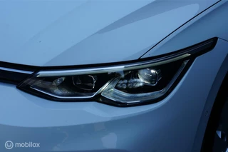 Volkswagen Golf Volkswagen Golf 1.5 eTSI DSG Style Apple/Android Panodak LED - afbeelding nr 32