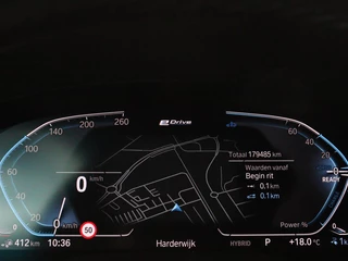 BMW 5 Serie BMW 5-serie 530e xDrive M Sport | Panoramadak |  Harman/Kardon | Stoel & stuurverwarming | Adaptive cruise | Camera | Trekhaak | Carplay | Achterbankverwarming | Live Cockpit | Sportstoelen - afbeelding nr 37