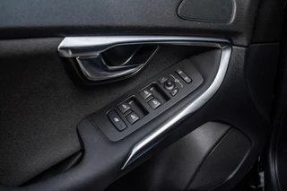 Volvo V40 Volvo V40 Cross Country 2.0 T3 Momentum, NAP, DigiDash - afbeelding nr 24