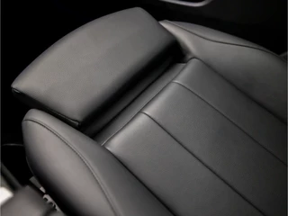Mercedes-Benz A-Klasse Mercedes-Benz A-Klasse 250 e Business Solution Luxury 218Pk Automaat (GROOT NAVI, SFEERVERLICHTING, WIDESCREEN, CAMERA, LEDER, STOELVERWARMING, SPORTSTOELEN, CRUISE, LANE ASSIST, NIEUWSTAAT) - afbeelding nr 29