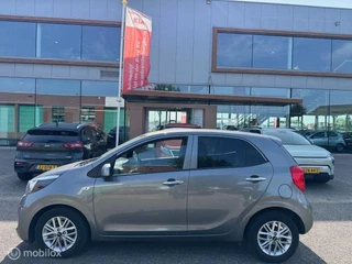 Kia Picanto Kia Picanto 1.0 67pk Automaat  Stoel en Stuur verwarming ,  Navigatie / Apple carplay  / Android auto , Achteruit camera , Bluetooth , Priveglas , Chrome handgrepen , Sport Velgen ,  9.500km !! - afbeelding nr 2