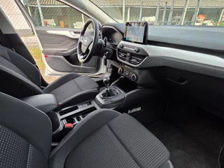 Ford Focus Ford Focus 1.0 EcoBoost, 1e Eig! Carplay! Trekhaak! Zondag OPEN! - afbeelding nr 3