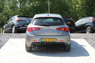 Alfa Romeo Giulietta Alfa Romeo Giulietta 1.4 T Sprint AUTOMAAT NAVI LMV SUEDE - afbeelding nr 3