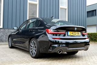 BMW 3 Serie BMW 3 Serie 318i M-Sport Rijklaarprijs-Garantie Navigatie Leder sport interieur  Live Cockpit Plus - afbeelding nr 3