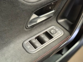 Mercedes-Benz A-Klasse Mercedes-Benz A-klasse AMG 35 4MATIC Aero pakket | Pano | Burmester | keyless | camera | Memory seats - afbeelding nr 18