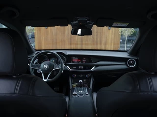 Alfa Romeo Stelvio Alfa Romeo Stelvio 2.0 T 281PK AWD automaat Special Ed. Q4 / LED / 2018 - afbeelding nr 13