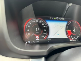 Volvo V60 Volvo V60 2.0 T6 Recharge AWD Plus-Dark R-Design Long-Range Camera Trekhaak Leder - afbeelding nr 32