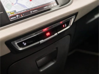 Citroën Grand C4 Spacetourer Citroën Grand C4 Spacetourer 1.2 PureTech Deluxe (GROOT NAVI, APPLE CARPLAY, CAMERA, MASSAGE, LM VELGEN, GETINT GLAS, NIEUWE APK, NIEUWSTAAT) - afbeelding nr 11