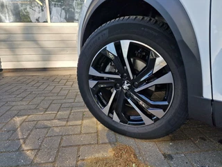 Peugeot 2008 Peugeot 2008 1.2 PureTech Allure|Automaat|12.603km|Clima|Navi|Carplay|PDC|17-inch| - afbeelding nr 15