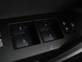 Toyota Auris Toyota Auris 1.8 Hybrid Lease | Panoramadak | Camera |  Stoelverwarming | Navigatie | Climate control | Cruise control - afbeelding nr 25