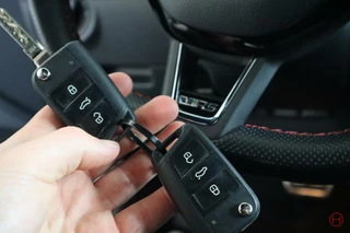 Škoda Octavia Skoda Octavia Combi 2.0 TSI RS DSG 220 PK / 1e eig / Stoelverwarming / Cruise / Xenon - afbeelding nr 72