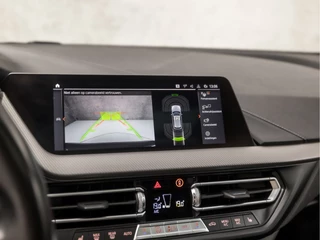 BMW 1 Serie Automaat (PANORAMADAK, M PAKKET, APPLE CARPLAY, GROOT NAVI, STOELVERWARMING, LEDEREN SPORTSTOELEN, CAMERA, GETINT GLAS, M SPORT BESTURING, SFEERVERLICHTING, NIEUWE APK, NIEUWSTAAT) - afbeelding nr 17