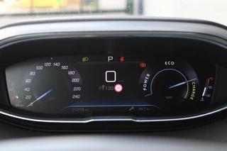 Peugeot 3008 Peugeot 3008 1.2 Hybrid 136PK GT | 360° CAMERA | NAVIGATIE | ADAPTIVE CRUISE CONTROL | APPLE CARPLAY/ANDROID AUTO | CLIMATE CONTROL | 18