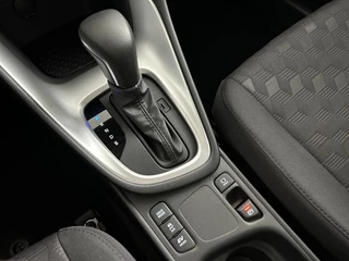 Toyota Yaris Toyota Yaris 1.5 Hybrid 115 Business | Parkeersensoren voor + achter | Stuurverwarming | Stoelverwarming - afbeelding nr 18
