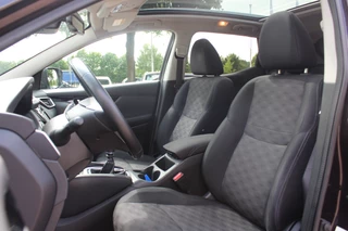 Nissan QASHQAI Nissan QASHQAI 1.2 N-Connecta / Trekhaak / Panoramadak / 360Camera / 18'' / Keyless / Navigatie / Getint glas / DAB / Cruise Control - afbeelding nr 4