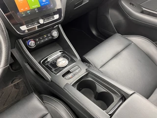 MG ZS EV MG ZS EV MG Luxury 45 kWh (INCL-BTW) *PANO | FULL-LEATHER | CCS-FASTLOADER | KEYLESS | NAVI-FULLMAP | ADAPTIVE-CRUISE | CAMERA | HEATED-SPORT-SEATS | CARPLAY | BLINDSPOT | DAB | LANE-ASSIST | 17