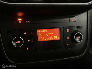 Fiat Punto Fiat Punto Evo 0.9 TwinAir Lounge [ NAP climate cruise LM ] - afbeelding nr 20