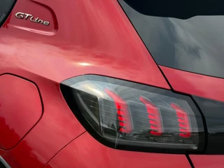 Peugeot 208 Peugeot 208 1.2 PureTech GT-Line 130pk Automaat - Rouge Elixer - Carplay/3D Dash/LED pakket - afbeelding nr 5