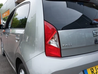 SEAT Mii SEAT Mii 1.0 60pk Sport Intense 5-Deurs | Origineel NL | Airco | Cruise | Bluetooth Carkit+Streaming | Elek.Ramen+Spiegels | Licht+Regensensor | Pdc | Mistlampen | Privacy Glass | 15''lm - afbeelding nr 39