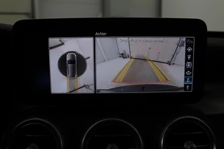 Mercedes-Benz C-Klasse Mercedes-Benz C-klasse 300e AMG | Panoramadak | Stoelverwarming |  360 camera | Trekhaak | Carplay | Dodehoek detectie | Matrix LED | Navigatie | Half leder - afbeelding nr 13
