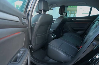 Renault Mégane Renault Megane 1.3 TCe Bose 160PK|NAVIGATIE|CAMERA|CARPLAY|DODEHOEK|KEYLESS|RIJSTROOK|STOELVERWARMING - afbeelding nr 24