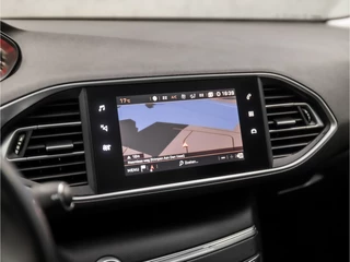 Peugeot 308 Automaat (PANORAMADAK, APPLE CARPLAY, GROOT NAVI, KEYLESS, 360 CAMERA, LEDER, SPORTSTOELEN, PARKEERSENSOREN, GETINT GLAS, TREKHAAK, NIEUWSTAAT) - afbeelding nr 9