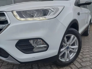 Ford Kuga Ford KUGA 1.5 EcoBoost Titanium ,airco,cruise,parkeersensoren,navigatie/camera,afneembaretrekhaak, - afbeelding nr 2