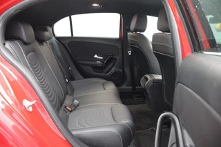 Mercedes-Benz A-Klasse Mercedes-Benz A-Klasse 180 Business Solution Automaat - Camera, Digital Cockpit, Leer - afbeelding nr 16