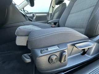 Volkswagen Passat Volkswagen Passat 1.5 TSI 150pk Business FULL LED I NAVI + CAMERA I ELEC. KLEP I DEALER O.H. - afbeelding nr 13