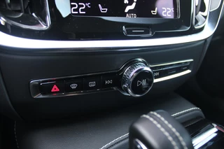 Volvo V60 Volvo V60 2.0 T6 340PK RECHARGE AWD R-DESIGN **NIEUWSTAAT!** | ELEKTRISCH BEDIENBARE VOORSTOELEN MET GEHEUGEN OP BESTUURDERSSTOEL | 18