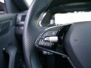 Škoda Superb Skoda Superb Combi 1.4 TSI iV 218pk Sportline Business | 360 Camera | Sportstoelen | 19 inch LMV - afbeelding nr 45