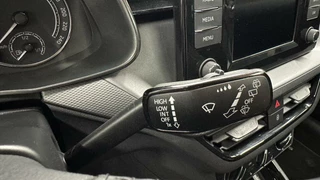 Škoda Scala Skoda Scala 1.0 TSI Online Edition PANO CARPLAY CAMERA LM - afbeelding nr 23