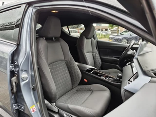 Toyota C-HR Toyota C-HR 2.0 Hybrid Style Bi-Tone | Navi | Trekhaak | Sensoren v/a - afbeelding nr 32