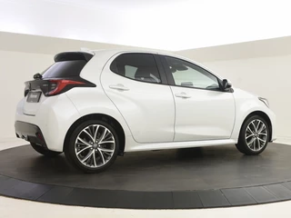 Toyota Yaris Toyota Yaris 1.5 Hybrid 130 Executive | Stuur en Stoelverwarming | PDC V+A | - afbeelding nr 4