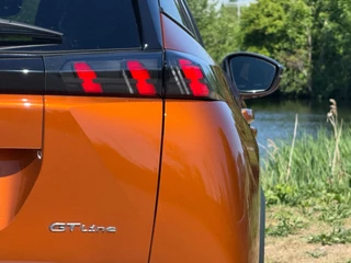 Peugeot 2008 Peugeot 2008 1.2 PureTech GT-Line 130pk Automaat - Orange Fusion - Chique - afbeelding nr 23