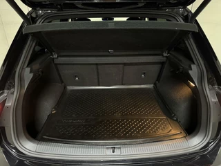 Volkswagen Tiguan Volkswagen Tiguan 1.5 TSI R-Line Black Style Pano H/K NAP - afbeelding nr 52
