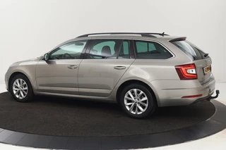 Škoda Octavia Skoda Octavia 1.0 TSI Clever Edition | Stoelverwarming | Carplay | Trekhaak | Half leder | Navigatie | DAB | Climate control | PDC | Cruise control - afbeelding nr 2