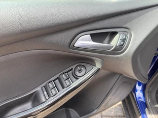 Ford Focus Ford Focus 1.0 Titanium Airco/Lichtmetalen velgen/Navi/Parkeersensoren - afbeelding nr 9